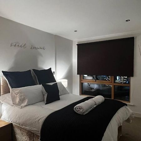 Leeds Clarence Dock 2 Bedroom Apt Esterno foto