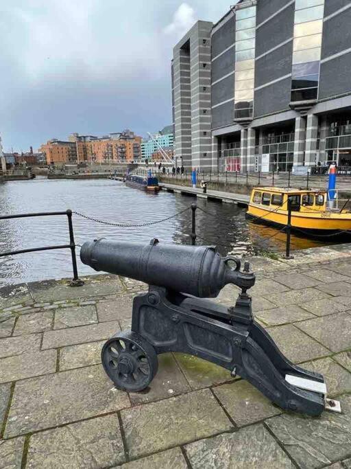 Leeds Clarence Dock 2 Bedroom Apt Esterno foto