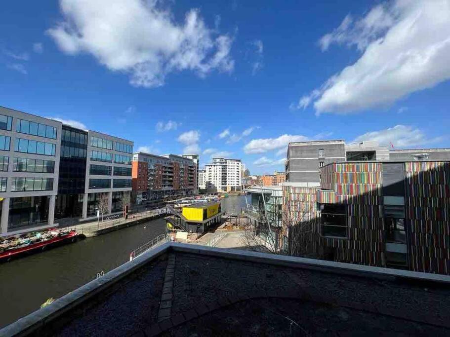 Leeds Clarence Dock 2 Bedroom Apt Esterno foto