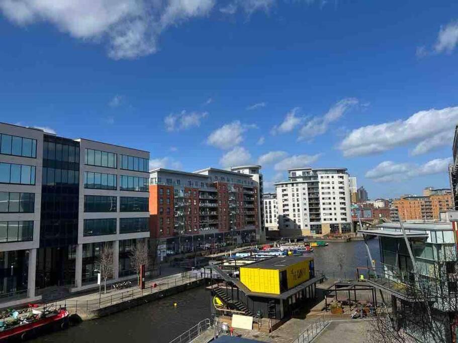 Leeds Clarence Dock 2 Bedroom Apt Esterno foto