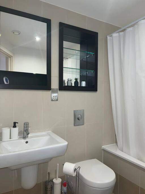 Leeds Clarence Dock 2 Bedroom Apt Esterno foto